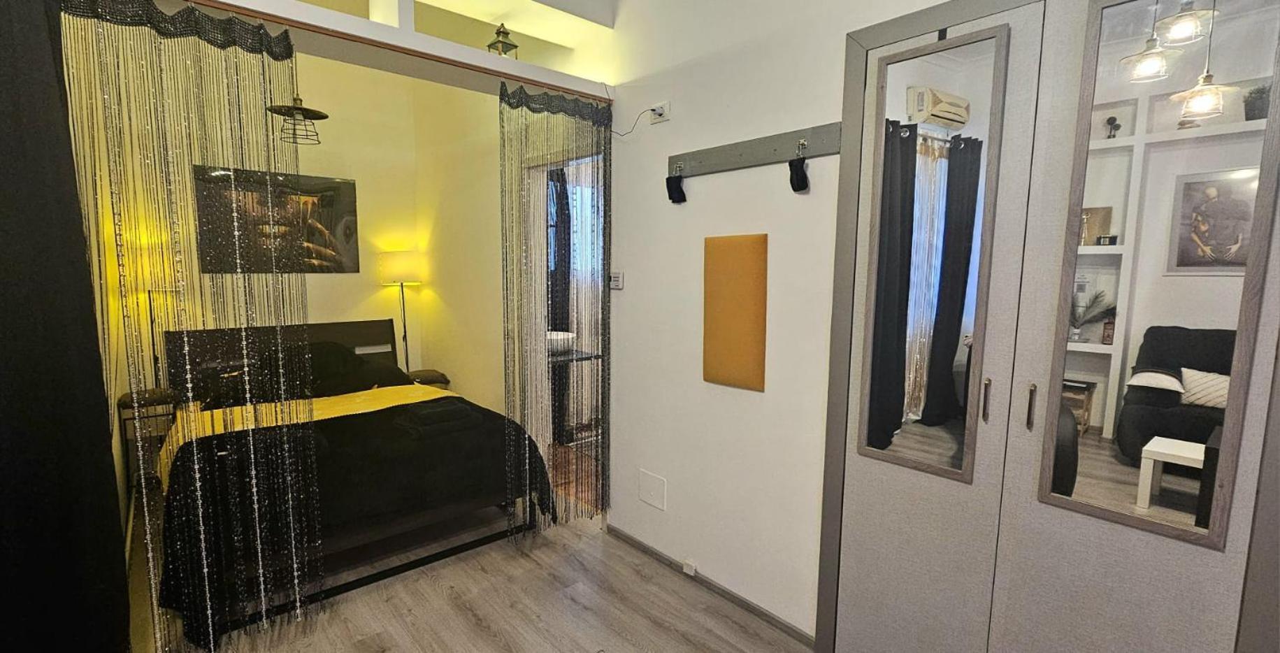 Tantra Studio 1 Conta Universitate Bucharest Exterior photo